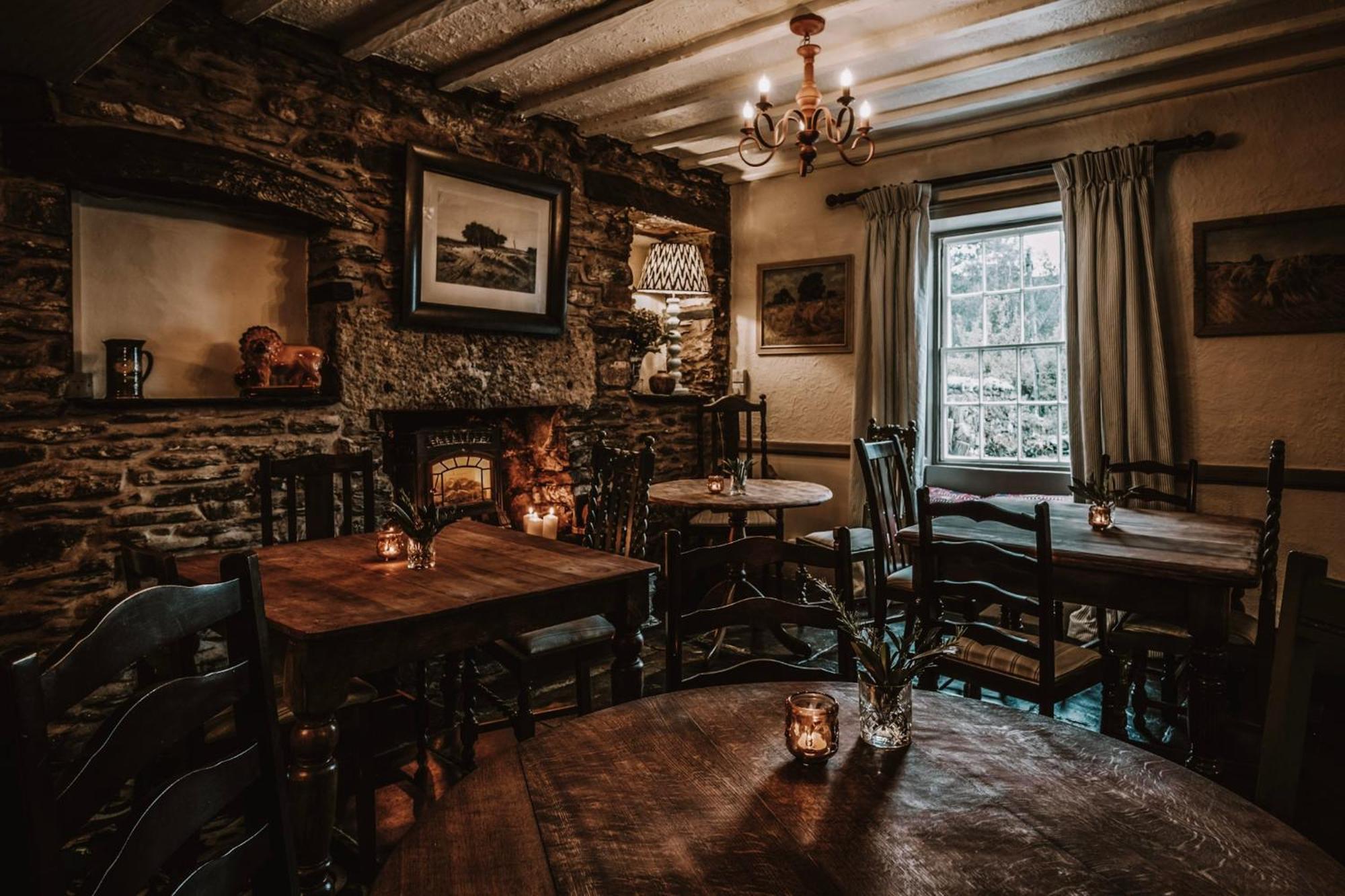 The Hare & Hounds Inn Bowland Bridge المظهر الخارجي الصورة