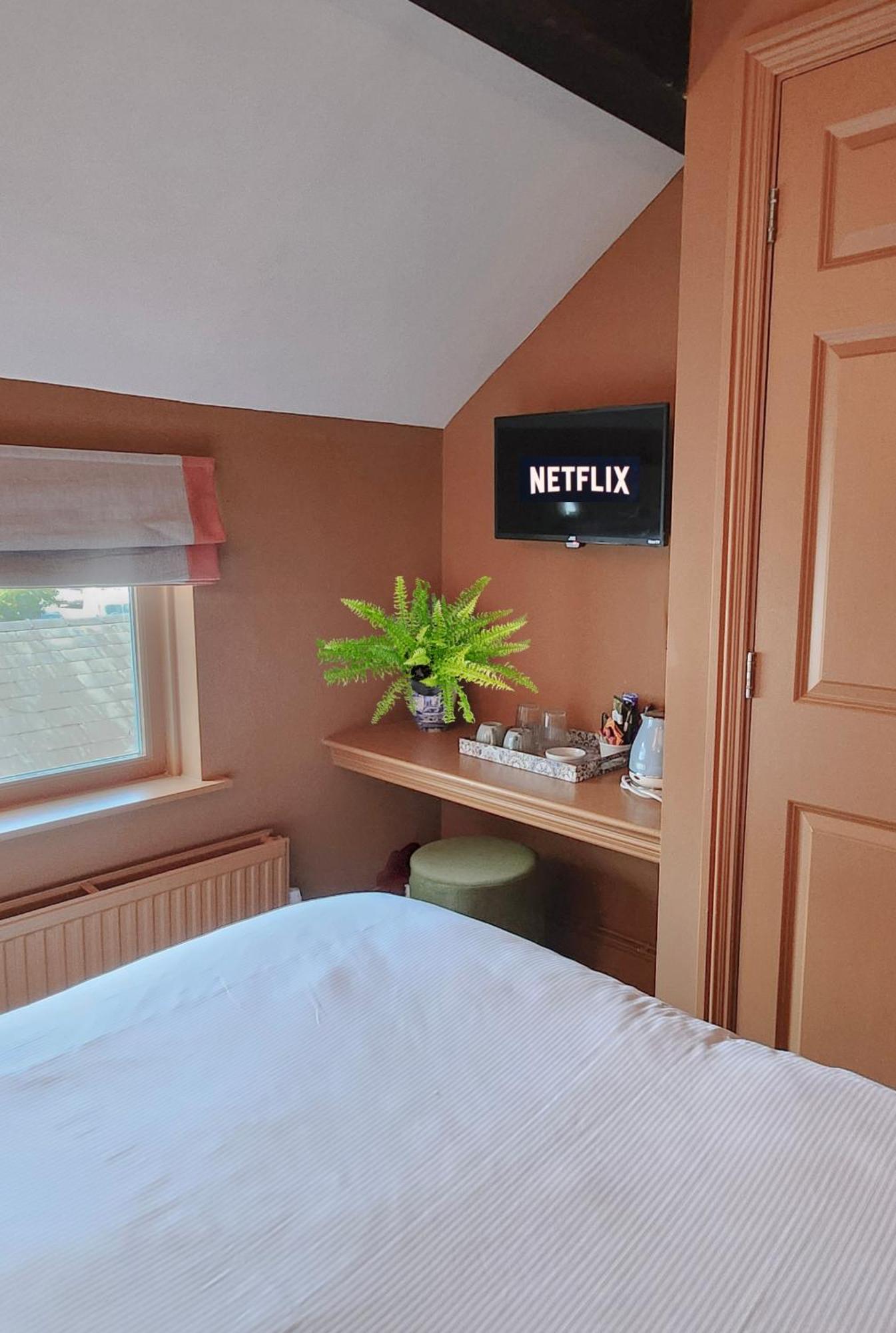 The Hare & Hounds Inn Bowland Bridge الغرفة الصورة